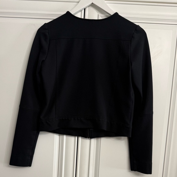 Lole Size XS Black Crew Neck Cropped Knit Bomber Jacket Zipper and Two Pockets - Picture 7 of 11